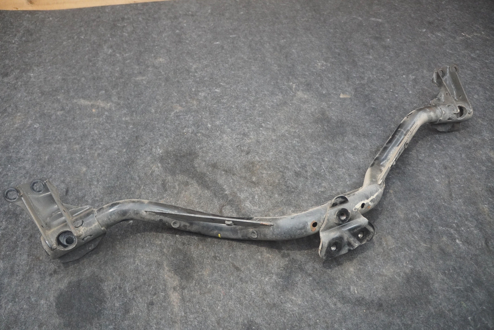 Subframe Strut Brace Crossmember Bracket 3W7823183G Bentley Continental GTC 2016