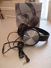 Dynamic Wired Headphones with Lightweight Design for Music Enthusiasts