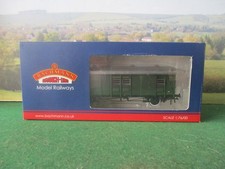 BACHMANN OO SR PASSENGER LUGGAGE VAN PLV SR GREEN.  CAT NO.39-525
