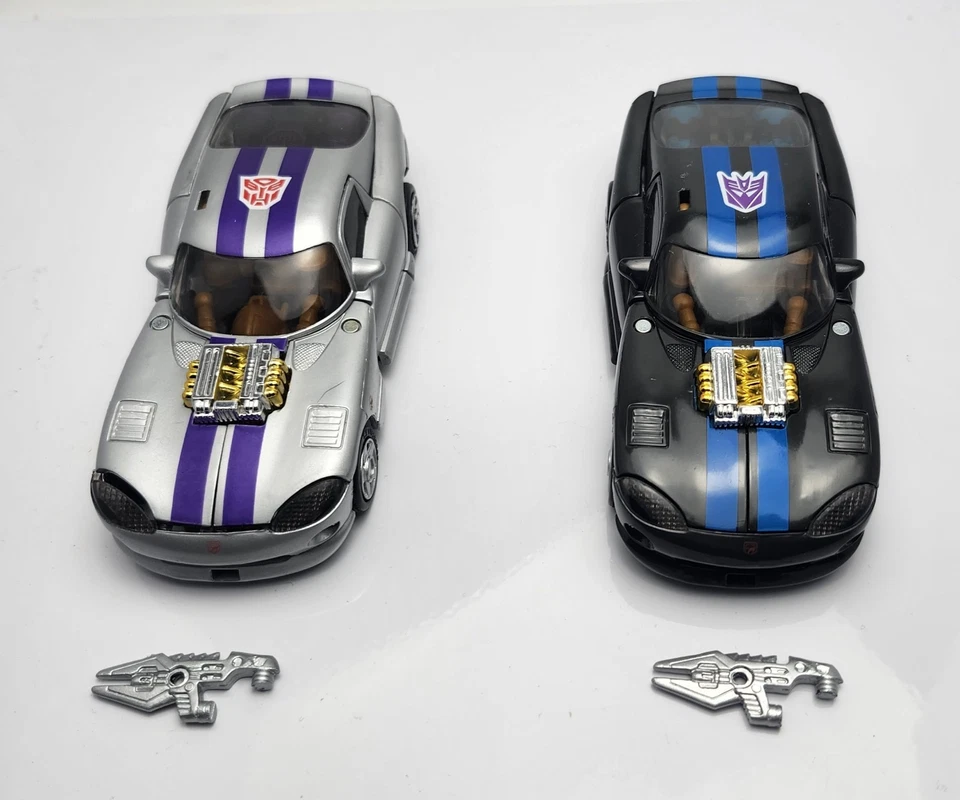 BotCon 2003/OTFCC/Figuras de convención: ruleta y golpeador de sombras Foto 2 de 4