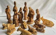 Vintage Ręcznie rzeźbiona szopka z litego drewna oliwnego 15-częściowy zestaw