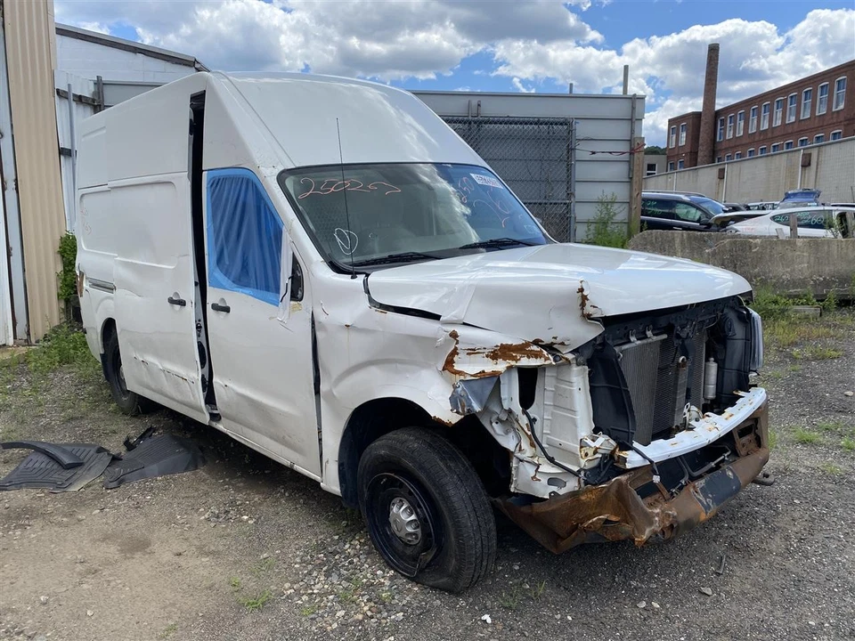 RADIATOR Nissan NV2500 NV3500 2017 17 2018 18 2019 19 2020 20 1410582 - Image 3 of 4