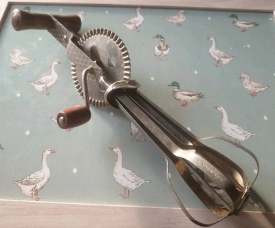 Vintage SkyLine Egg Beater Hand Whisk Kitchenalia Collectable