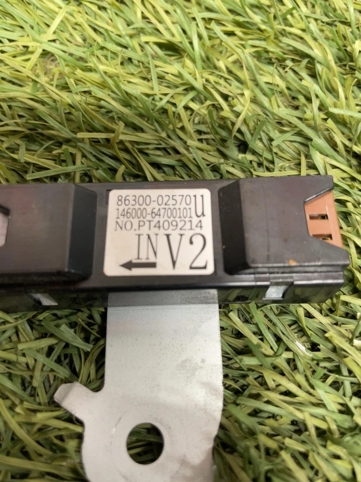 ✅2021 TOYOTA COROLLA antenna amplifier Pn: 86300-02570 OEM - Image 4 of 4