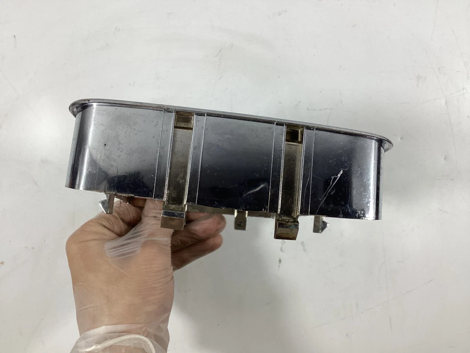 Volkswagen Tiguan 2009-2011 indicador de marcha embellecedor 5M1713203 OEM. Foto 3 de 4