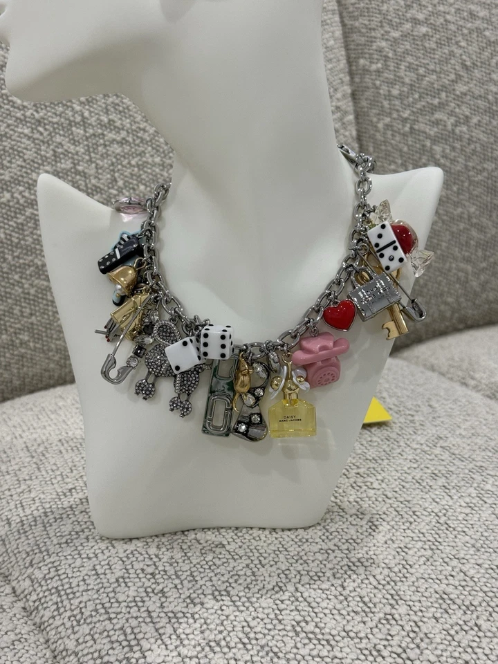 Collar Marc Jacobs Plata La Pegatina Dije Declaración Nuevo Con Etiquetas Caja Foto 4 de 4