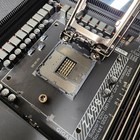 DAMAGED CPU SOCKET - GIGABYTE Z490 AORUS XTREME Motherboard — photo 3