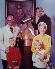 The Ghost & Mrs Muir Tv Series Cast Pose Hope Lange Edward Mulhare 8x10 Picture