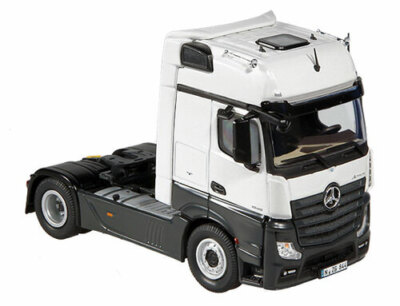 NZG 1/50 Mercedes-Benz Actros FH25 GigaSpace 4x2 Cab Only in White