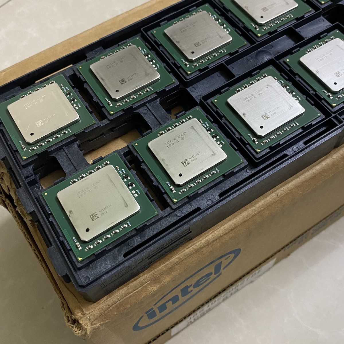 Intel Xeon 2800DP CPU Socket-604 SL8TK 2.8GHz 512KB 533MHz Intel Xeon 2800DP CPU Socket-604 SL8TK 2.8GHz 512KB 533MHz