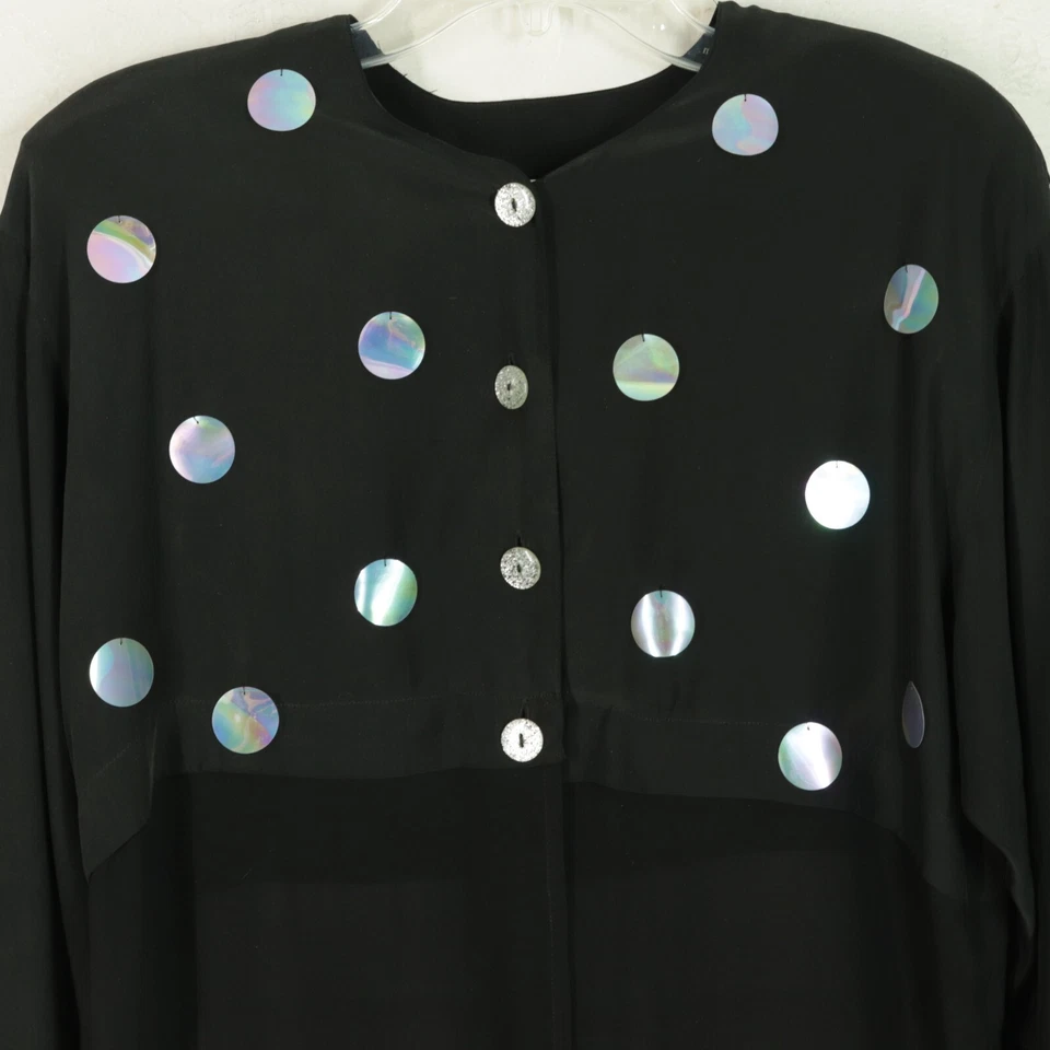 Blusa de seda Sunny Leigh S preta manga longa botão cintilante lantejoulas corte transparente alta baixa - Imagem 2 de 4