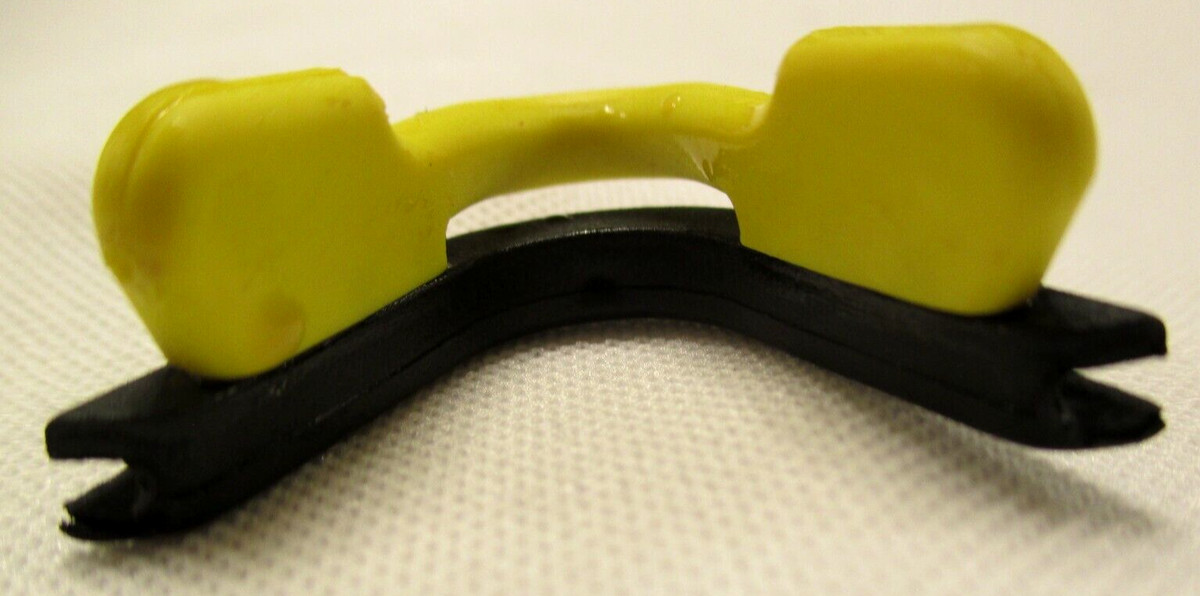 OAKLEY RAZOR BLADES BRAND NEW 1988 YELLOW NOSE PIECE VINTAGE REAL FOR BLADES WOW View 4