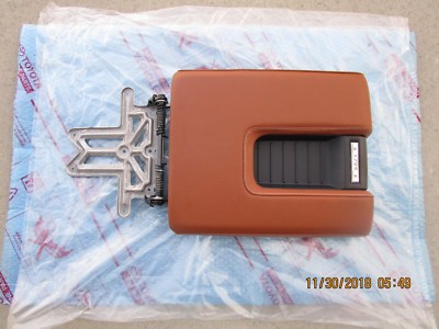 14-19 TOYOTA TUNDRA 1794 EDITION CENTER CONSOLE ARM RESTER LID BROWN LEATHER NEW