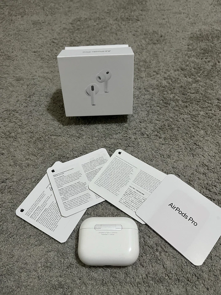 Apple AirPods (3rd generation), foto 2 di 4
