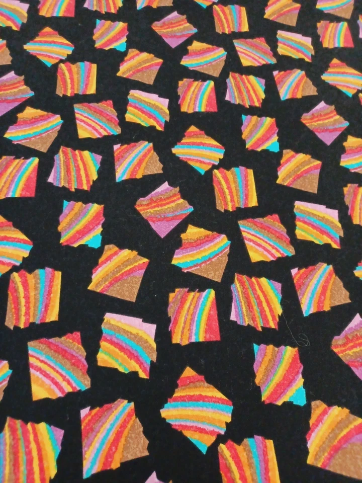 Tela negra/multicolor de 1 yarda, de HOBBY LOBBY, estampado geométrico, acolchado, costura Foto 2 de 4