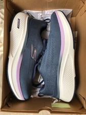 Skechers Go Run Elevate 2.0 women’s size 8 wide