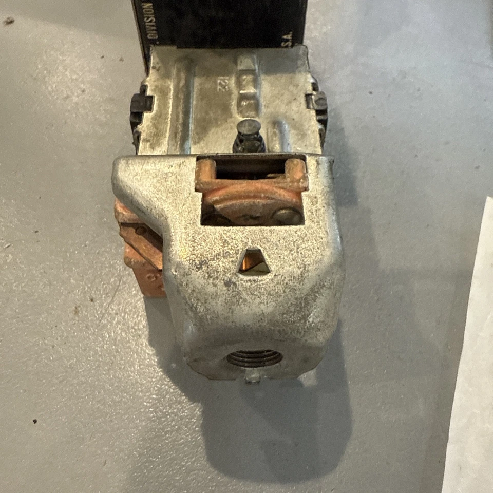 Interruptor de faros Chevrolet Delco 1995122 (D-1533) NOS 64 a 66 Foto 3 de 4