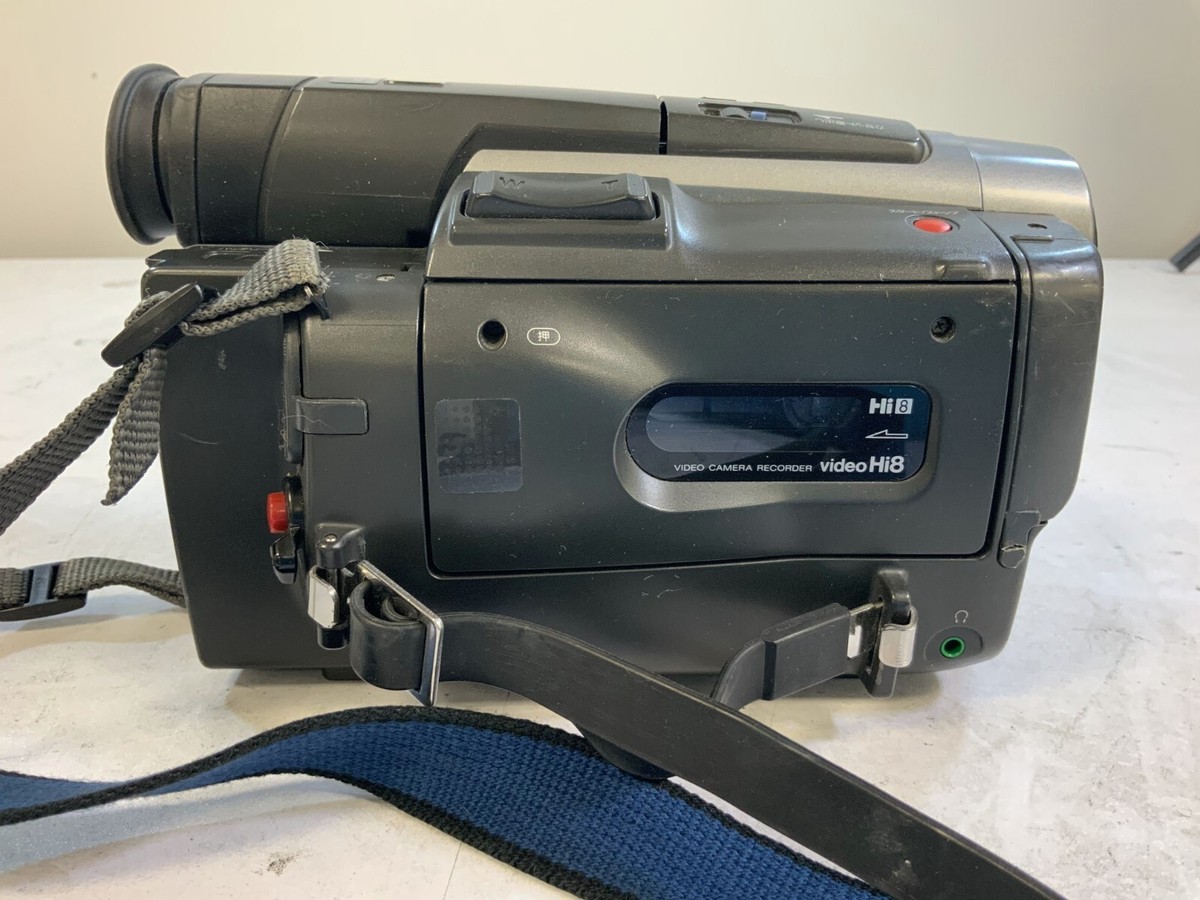 Sony Handycam CCD-TRV90 Video Hi8 Camcorder 20x Digital Zoom