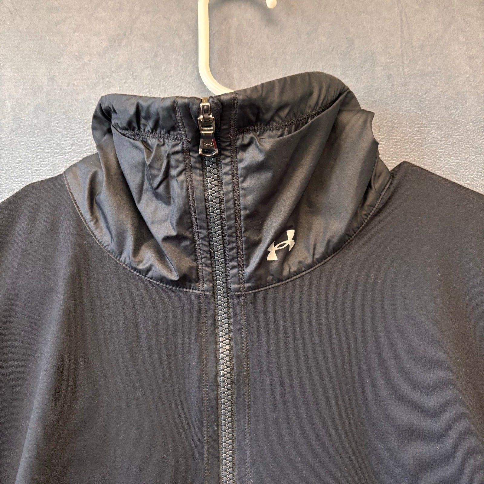 Under Armour Lightweight Packable Jacket Lightwei… - image 8