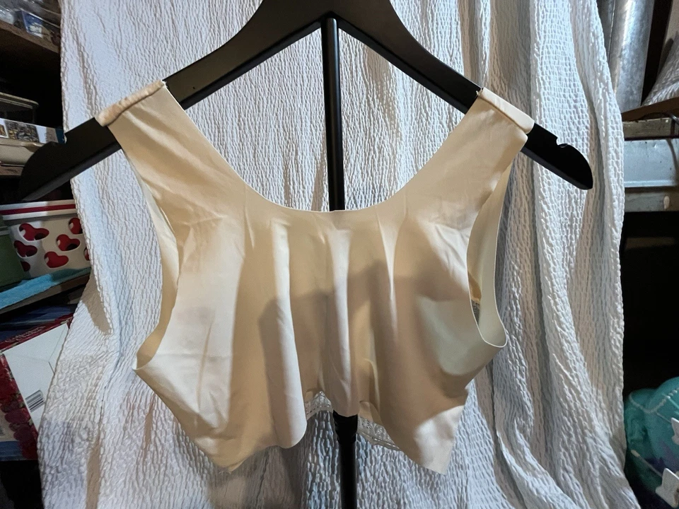 Coquette YOGA Sujetador de Encaje Sin Costuras Inalámbrico Acolchado Desnudo Conjunto de 2 Foto 3 de 4