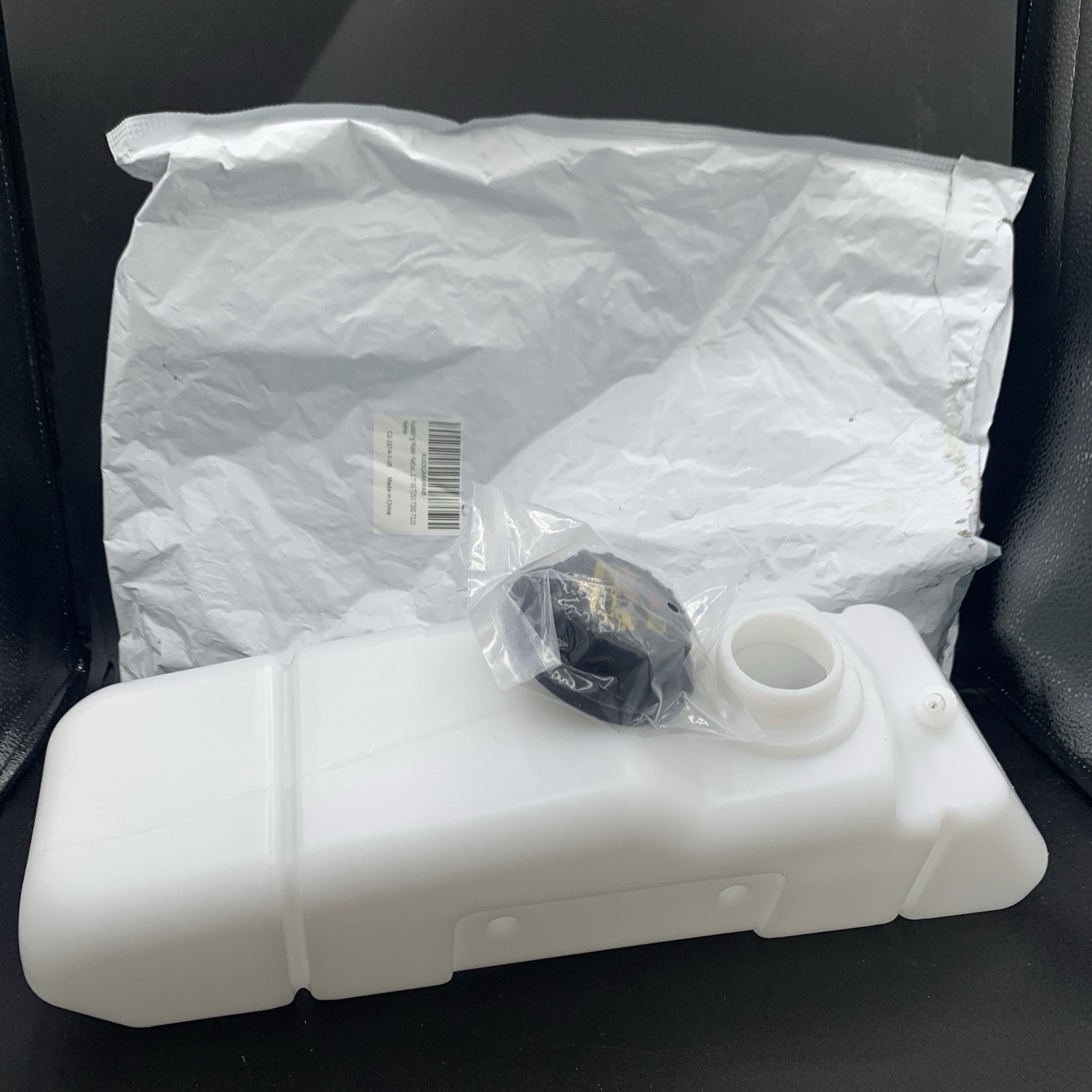 Radiator Coolant Tank For Bobcat S150 S160 S175 S185 T180 T190 T250 T300 T320