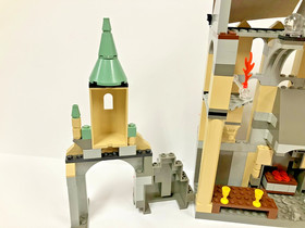 2001 LEGO Harry Potter: Hogwarts Castle (4709) - 99% COMPLETE!