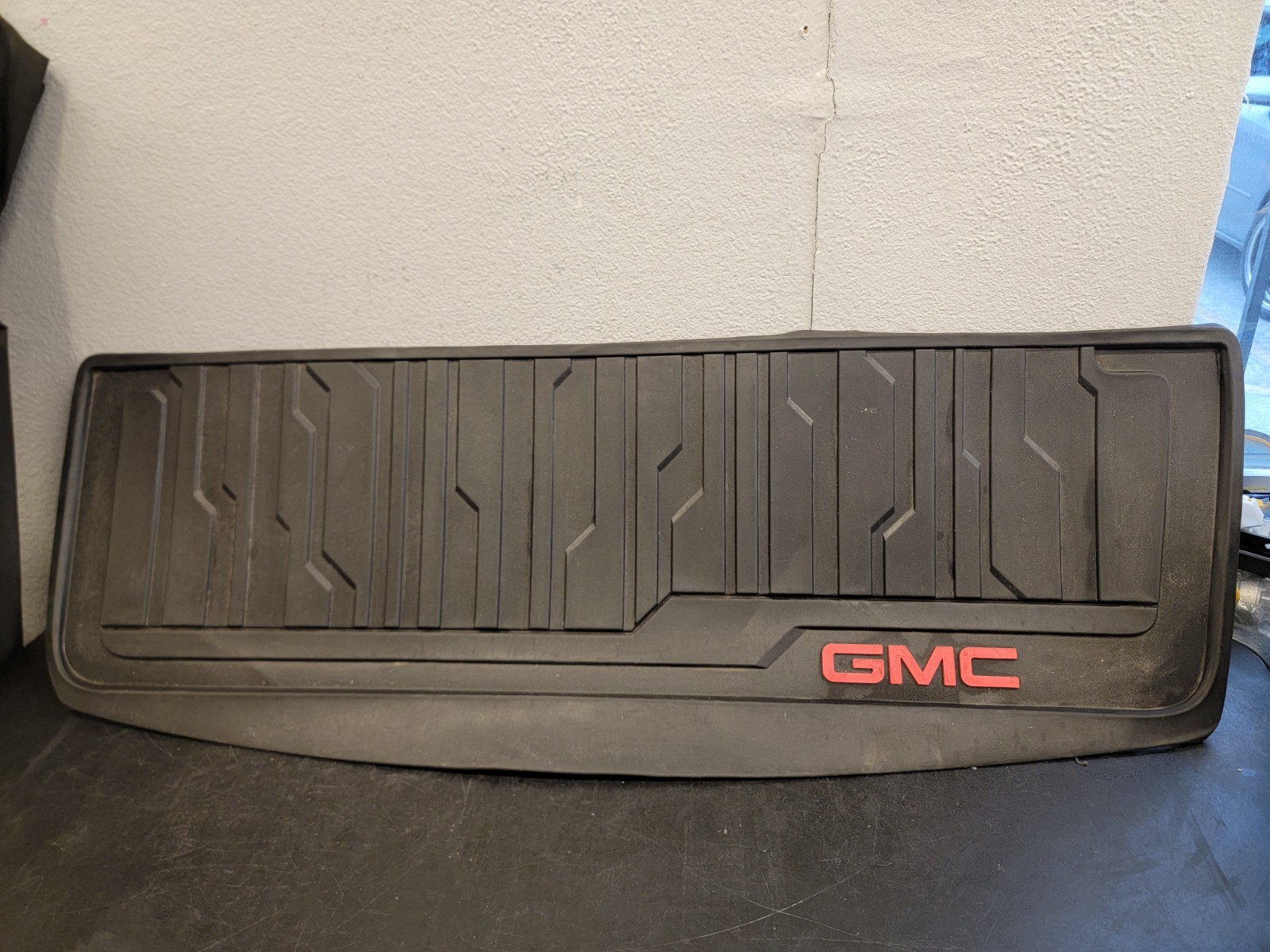 OEM 2017-2023 GMC Acadia Integrated Seat Cargo Liner Black GM 84938211