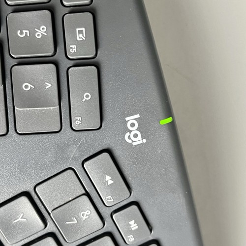 Logitech ERGO K860 Wireless Keyboard - Black w/ USB Receiver - Picture 10 of 19