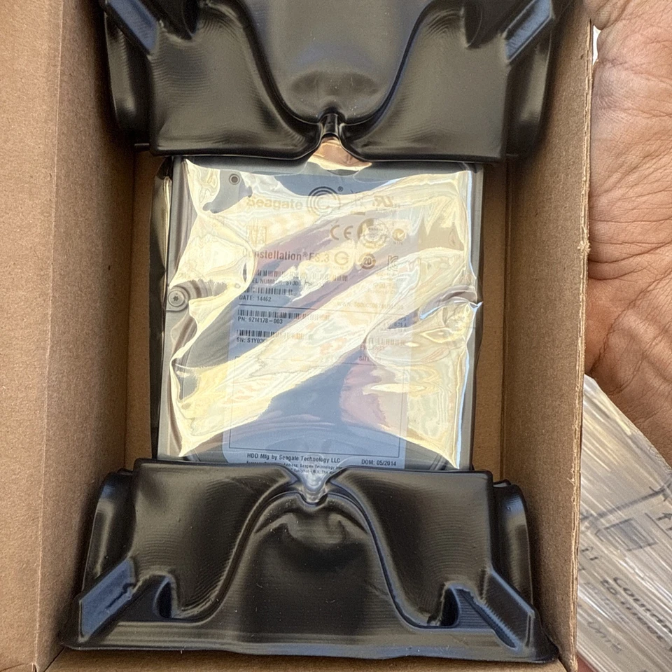 ST3000NM0033 Seagate CONSTELLATION 3TB 7200RPM 6Gbps 3.5" SATA HDD Hard Drive - Image 2 of 3