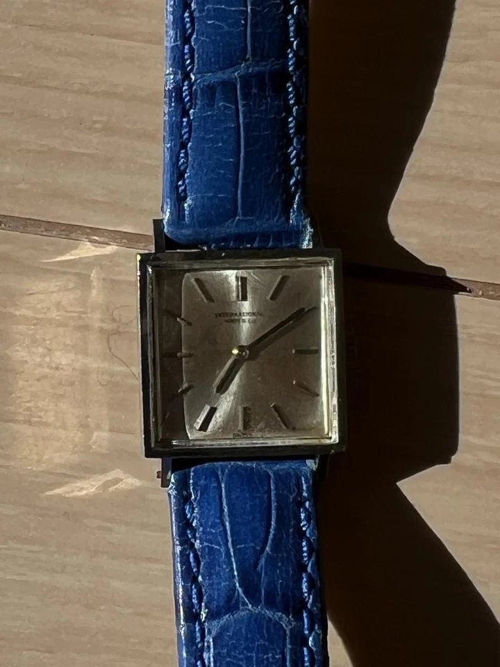 Reloj IWC Schaffhausen Vintage Cuadrado Damas Cuerda Manual Esfera Plateada Correa Azul Foto 3 de 4