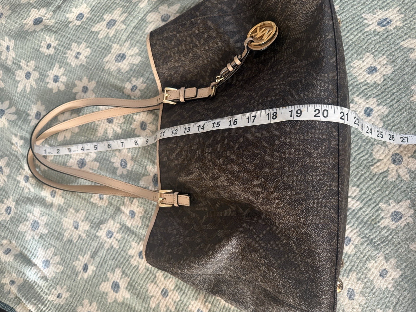 Michael Kors Brown Tote barely used Rare Style Excellent Condition image 3