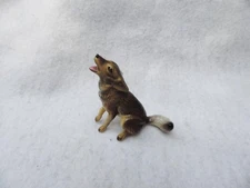 VINTAGE BONE CHINA FIGURINE~HOWLING COYOTE~HAGEN RENAKER