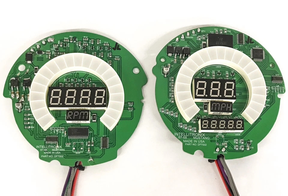 Cuadro de instrumentos digital Ford Mustang 1967-1968 indicadores LED verde azulado hecho en EE. UU. Foto 3 de 4