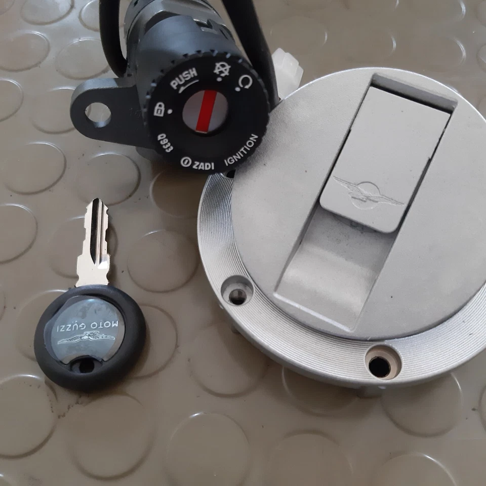 MOTO GUZZI BREVA 750CC LOCK KIT SERRATURE GU32736811-GU32736810 NO SBLOCCA SELLA Foto 2 de 2