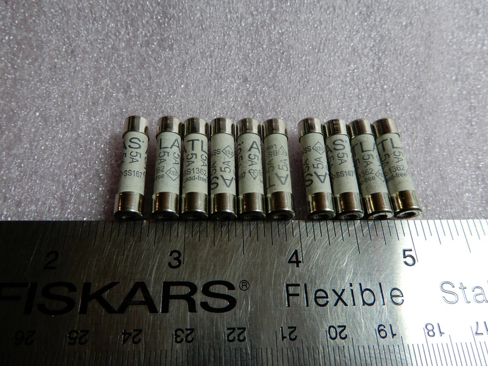 10 Pcs Atlas 6mm x 25mm 240V 5A BS1362 Ceramic Fuse - Image 3 of 3