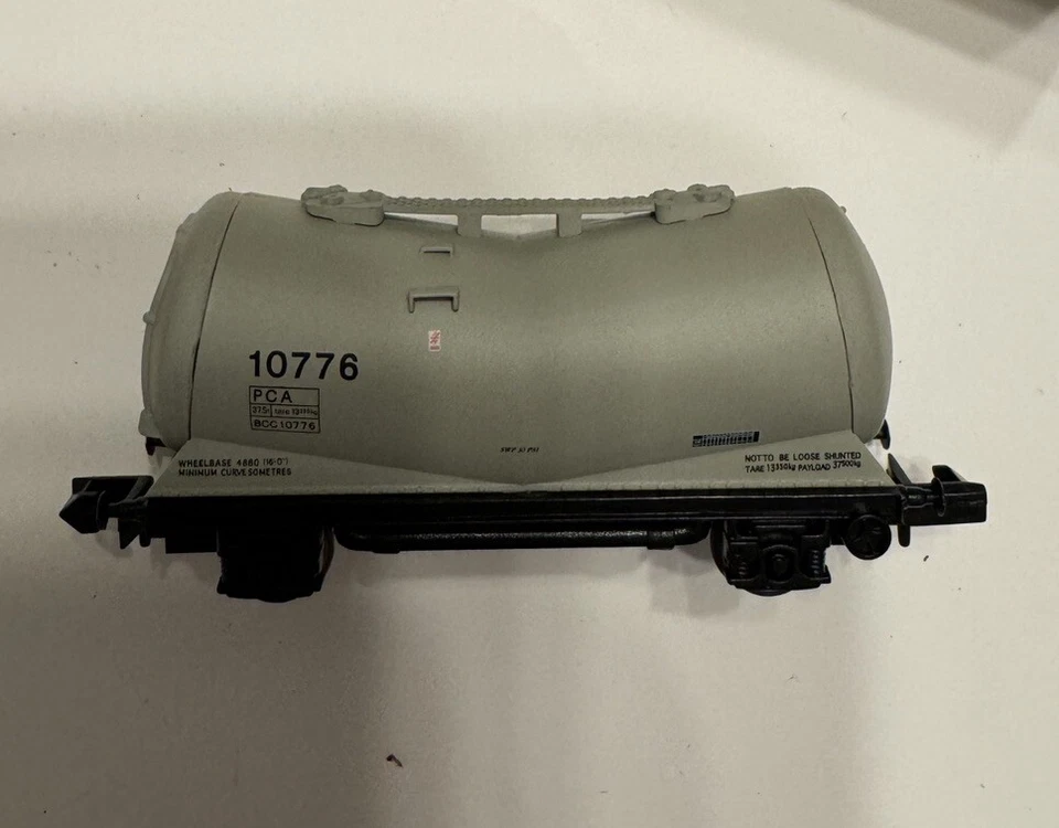 Lot Rake of 7: Graham Farish PCA Bulk Tank Wagon (Taper) Grey 373-076D N gauge - Image 2 of 3