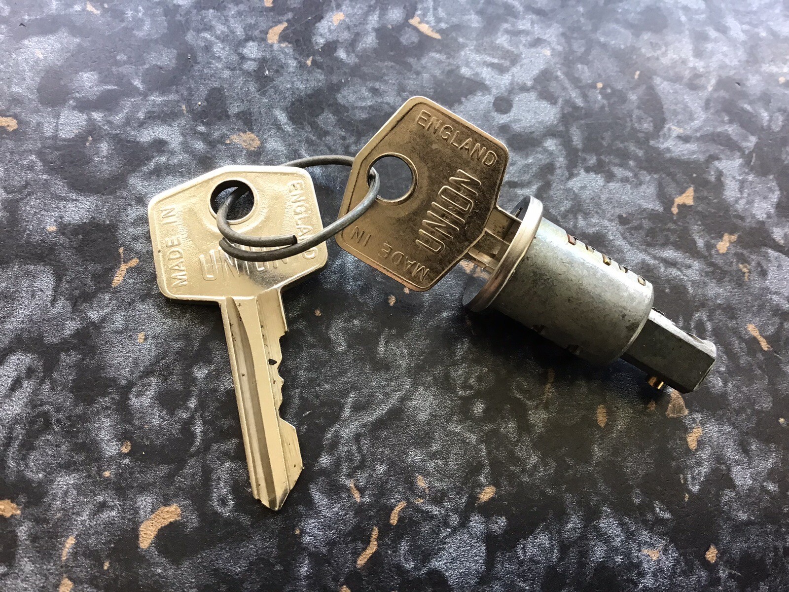 Vintage Wilmot Breeden Union FS 895 Car Keys And Barrel Classic Cars