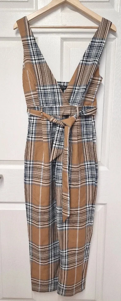 Mono Miss Selfridge a Cuadros Pierna Corta Recta Cuello en V Cinturón 6 8 Beige Negro Foto 2 de 4