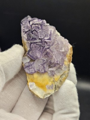 QR Code Fluorit aus der Dachang Mine, Qinglong, Guizhou, China   A GRADE