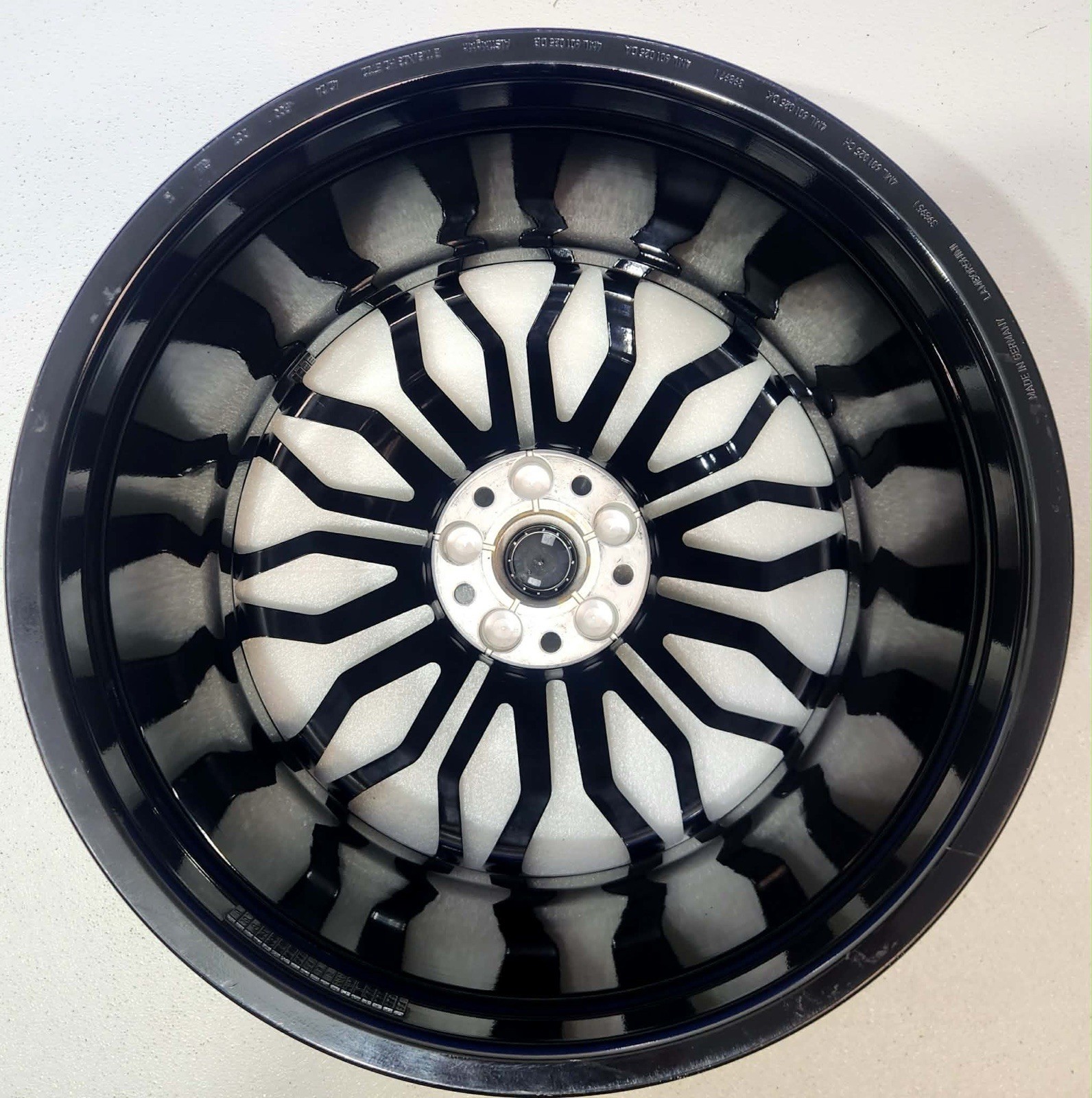 23”  Lamborghini Urus SE Factory OEM Black Wheels Rims Galanthus Performante