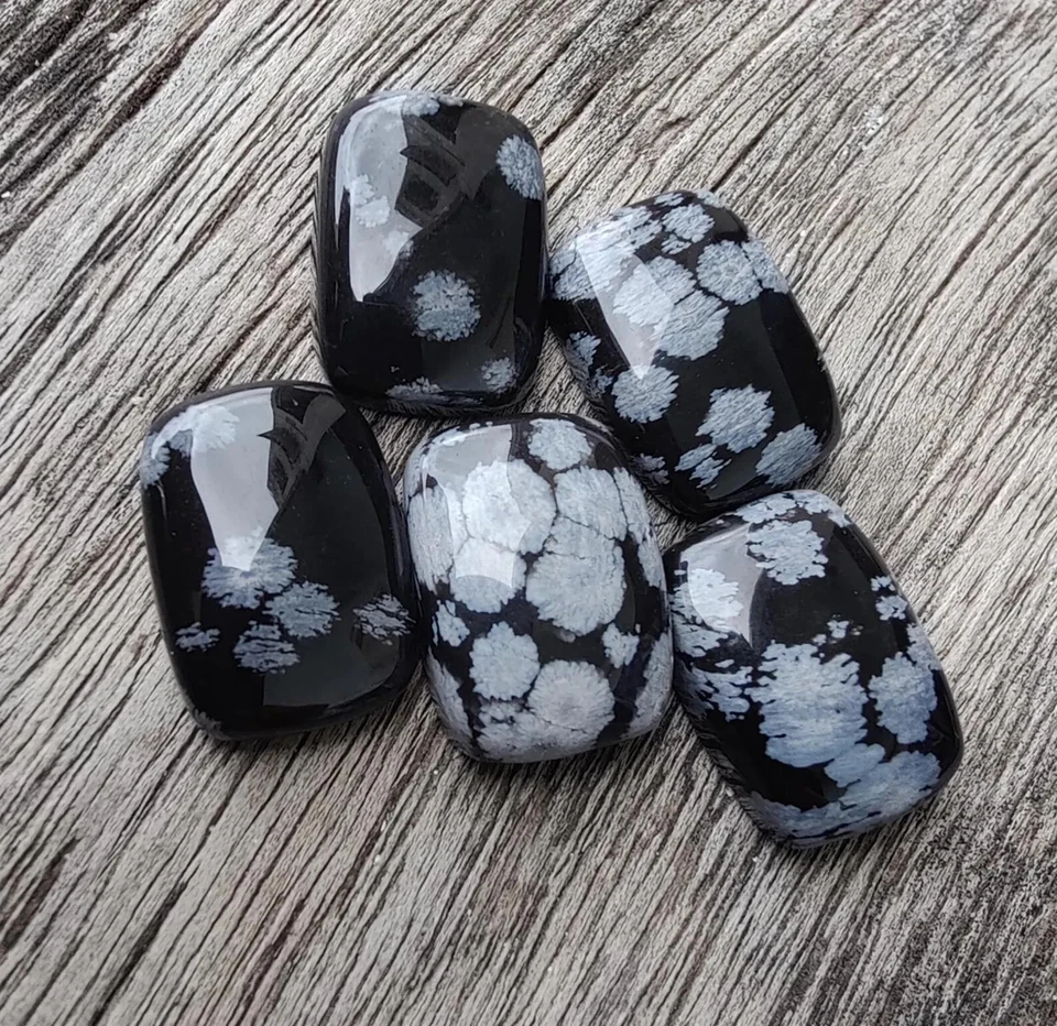 CABOCHÃO OBSIDIANA FLOCO DE NEVE NATURAL FORMA DE ALMOFADA RETANGULAR PEDRA PRECIOSA - Imagem 3 de 4