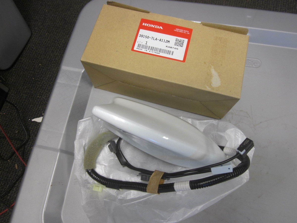 Honda Platinum White Pearl Radio Antenna Assy 2019-2020 CR-V 39150
