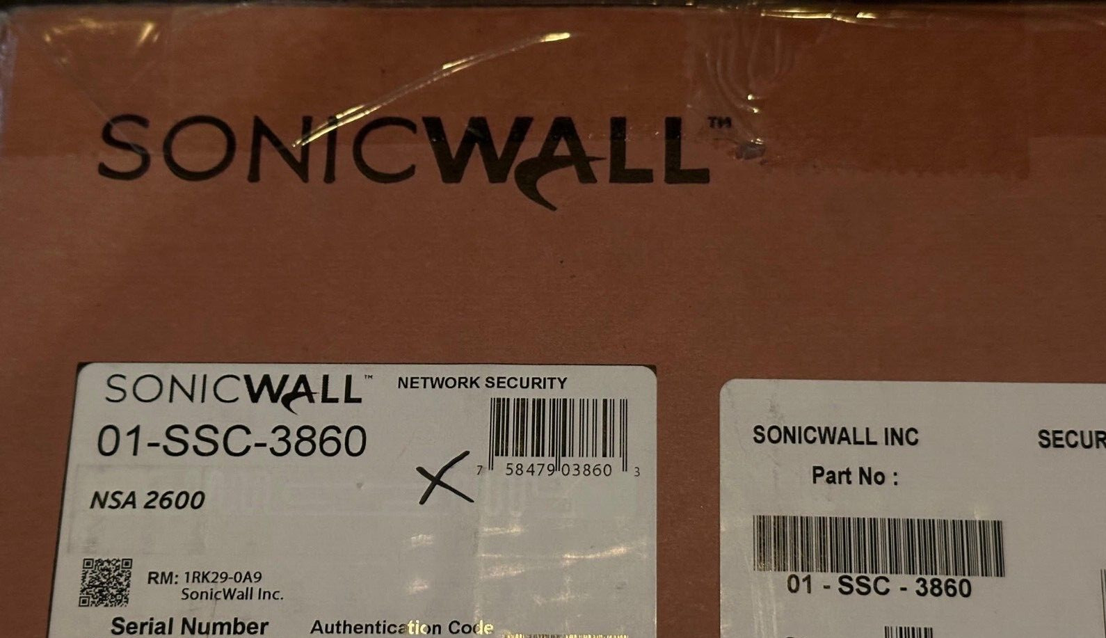 как выглядит SONICWALL NSA 2600 01-SSC-3860 NEW SEALED BOX NEVER REGISTERED фото