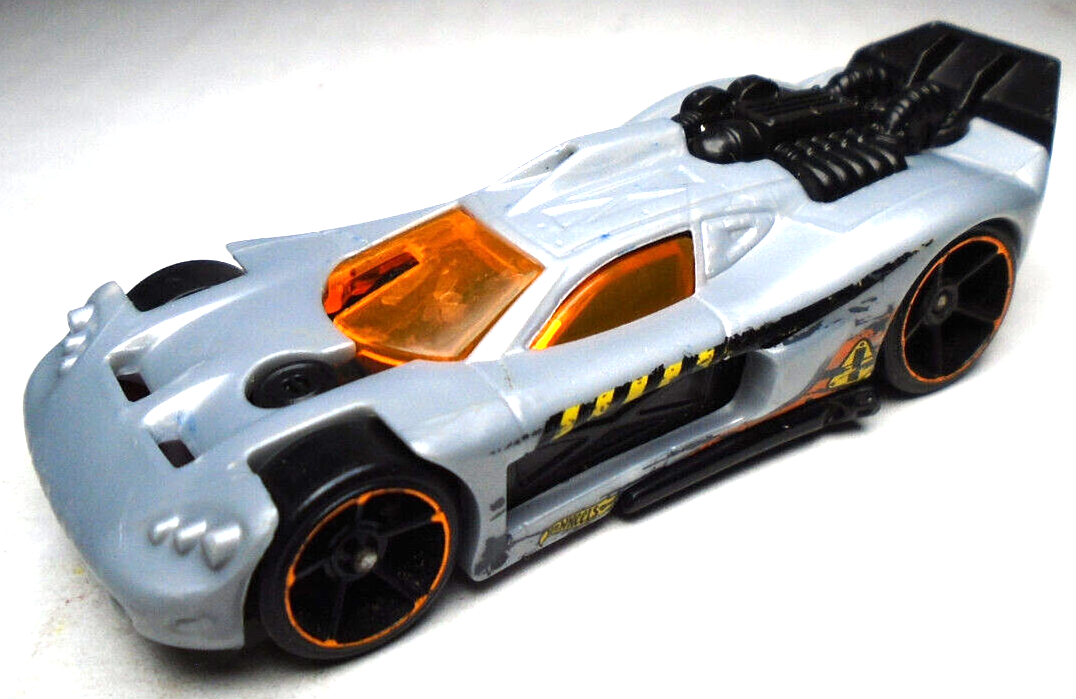 HOT WHEELS SPINE BUSTER TRACK RIPPER GRAY 1:64 DIECAST 3 1/4
