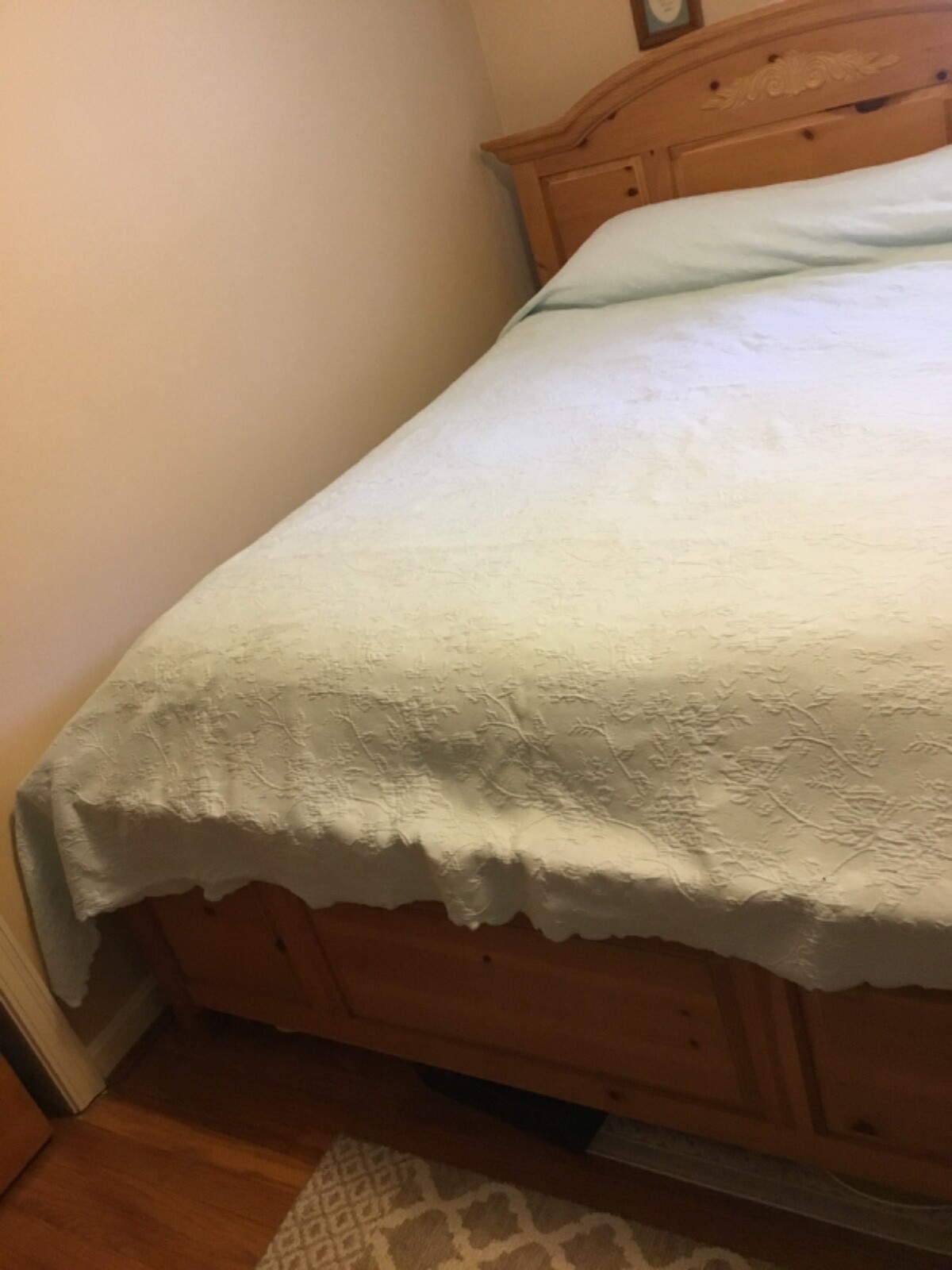 Vermont Country Store Matelasse Raised Cotton Bedspread SIZE Full/Queen