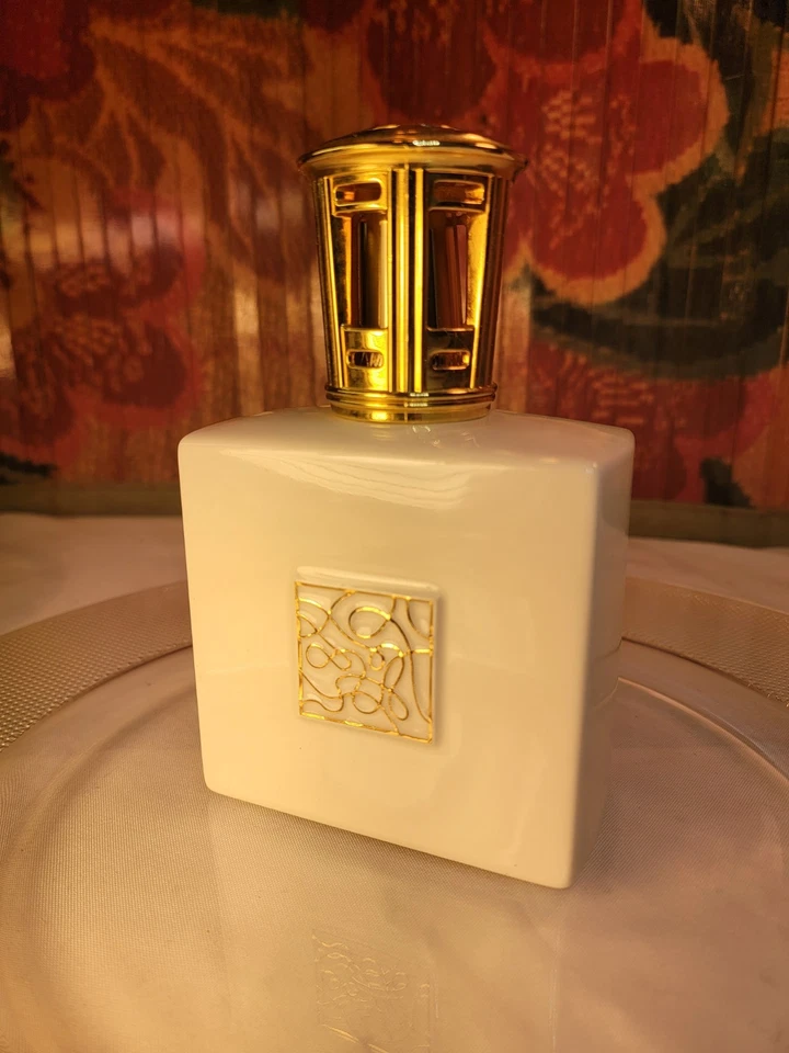 Lampe Berger Francia T-37 Lámpara de fragancia de derrame catalítico porcelana 6,25"  Foto 2 de 4