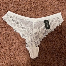 Frederick's of Hollywood Women's White Lace Thong Panty Size XL NWT