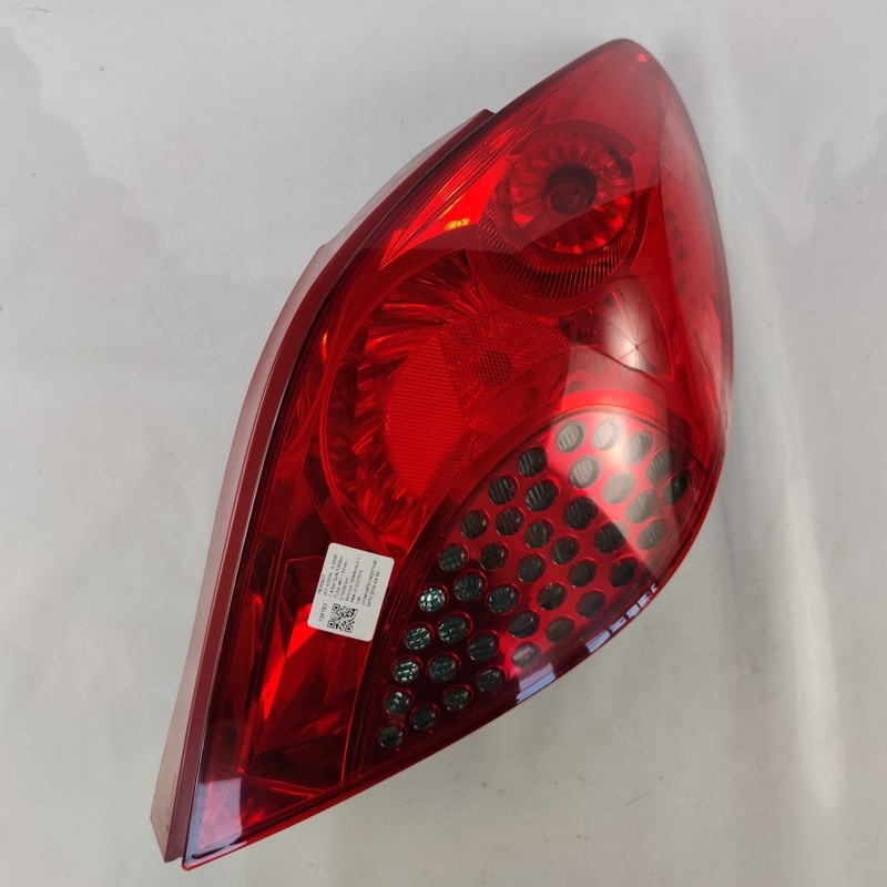 6351Y7 Fanale post. DX PEUGEOT 207 1.6 16V Ber. 3p/b/1587cc