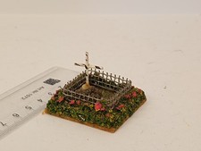 Preiser H0 Spitaler?? Klein Diorama Kreuz mit Zaun 50er Jahre Draht Masse Herpa?