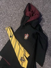Official Harry Potter Wizarding World Gryffindor Cloak - Hufflepuff Tie Included
